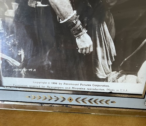 1956 Ten Commandments 8 x 10. Charlton Heston & Yvonne De Carlo . Vintage Frame - Picture 4 of 5