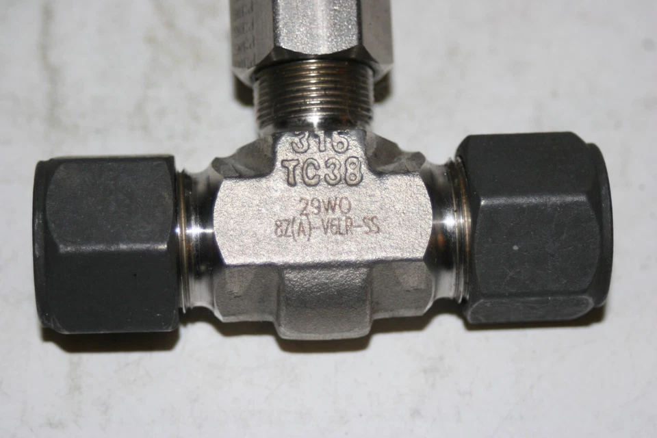 1/2 Tube OD 316ss needle Valve Parker 8Z(A)-V6LR-SS - Image 2 of 3