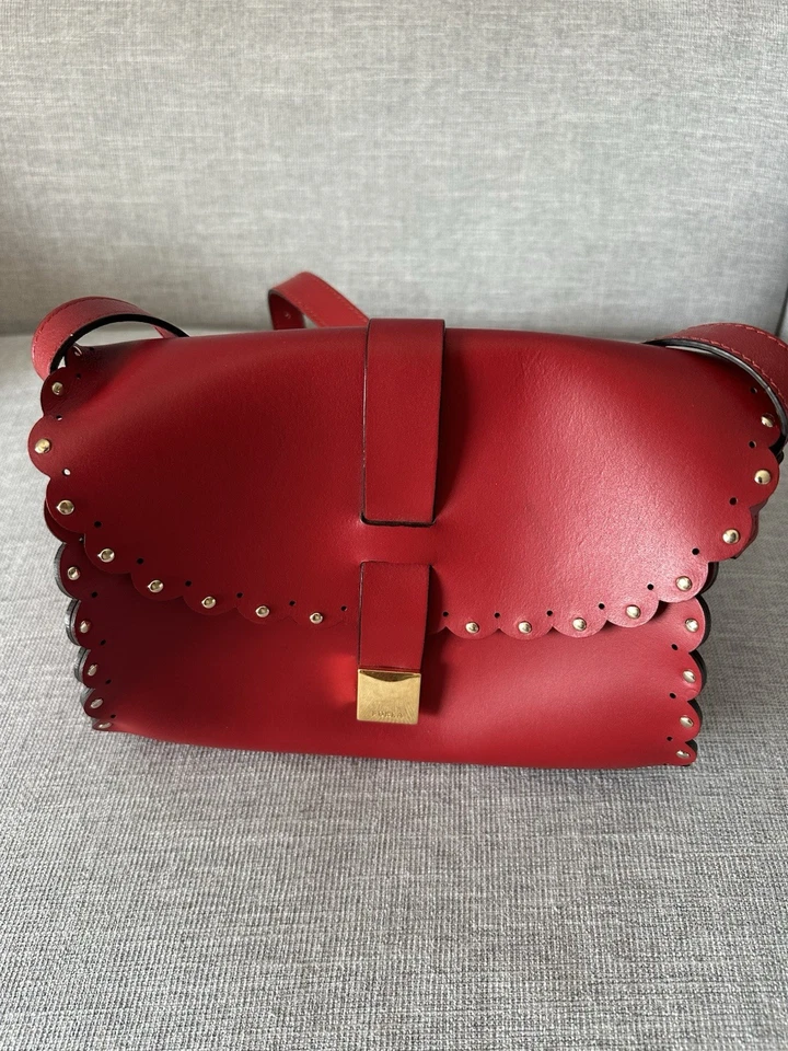 Auténtico bolso bandolera Furla con asa superior de cuero rojo herrajes dorados Foto 4 de 4