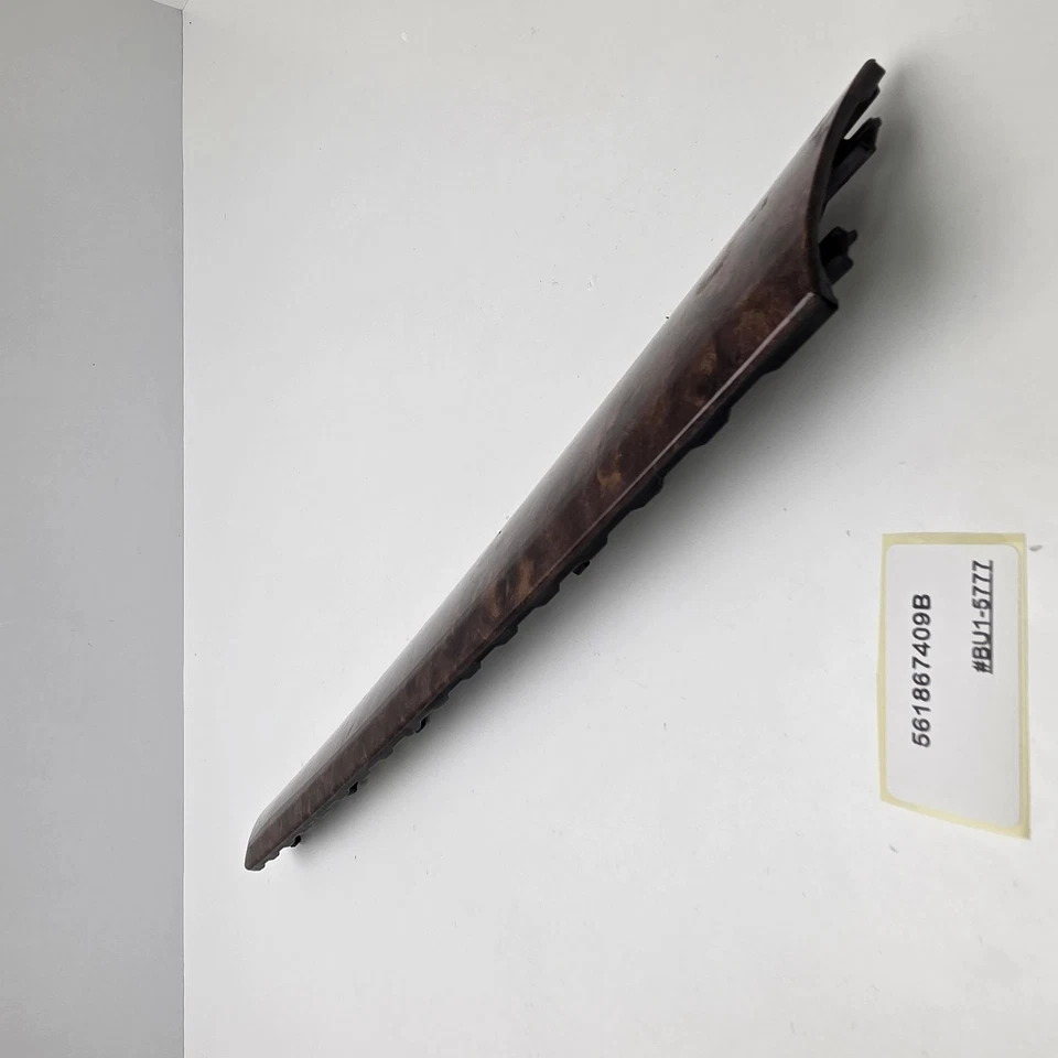 Moldura de puerta delantera Volkswagen Passat 2012-2015 561867409B Foto 4 de 4