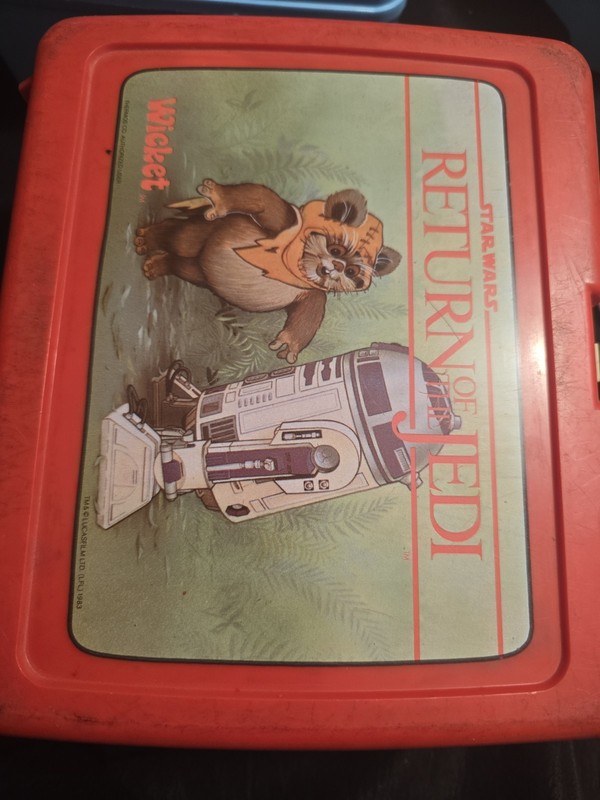 Wicket Star Wars Return of the Jedi Plastic Lunchbox Red Wicket & R2-D2