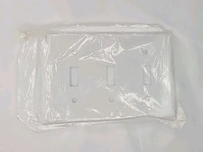 Leviton White Plastic 3 Gang Light Switch Cover Plate 88011 Screws Not Included