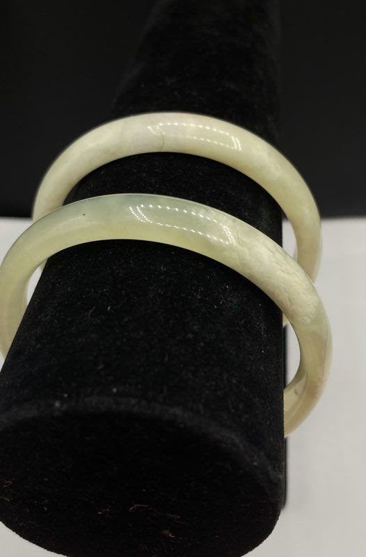 Quartz Solid Bangle Bracelet Bundle 2pcs. 63.8g - image 4