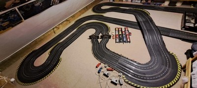 Große Carrerabahn 1:24, Exclusiv, große Bahn, vierspurig, 35 Meter Strecke