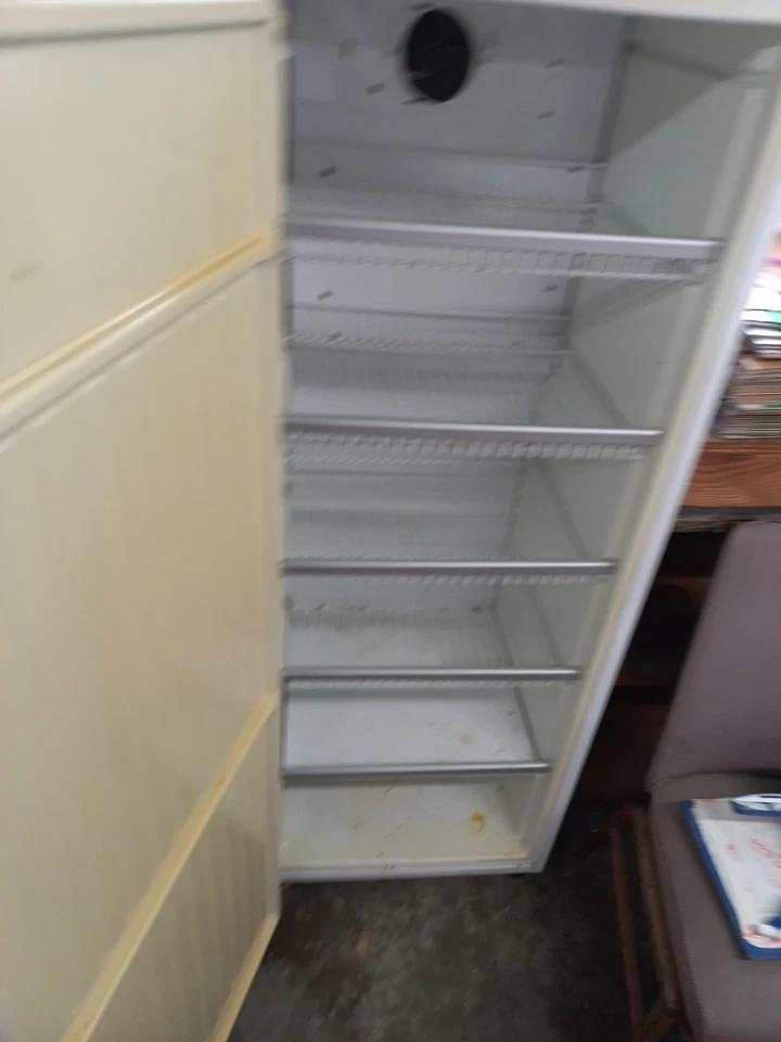 freezer upright - image 4 of 4
