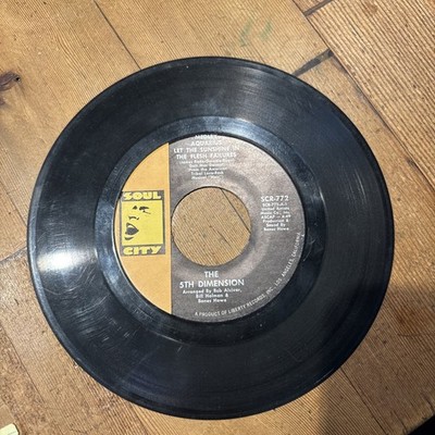 The 5th Dimension 7'' 45 Record Medley Aquarius / Let The Sunshine In / Doncha He