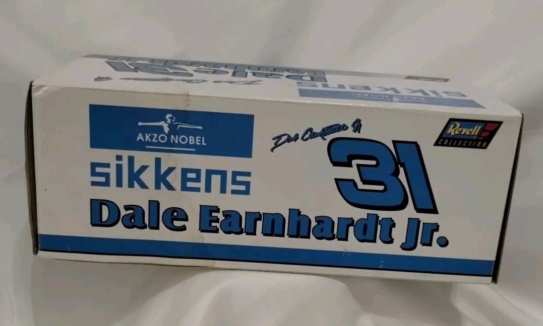 NASCAR Collectable, Dale Earnhardt Jr., #31 Sikkens, 1:24 Scale
