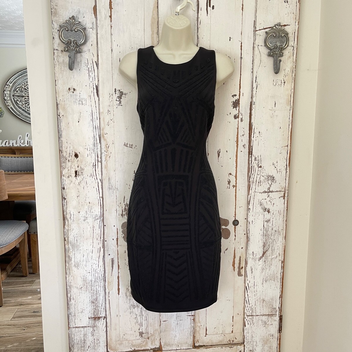 Belle Badgley Mischka Sz 8 Womans Black Sleeveless Textured Sheath Classy  Dress