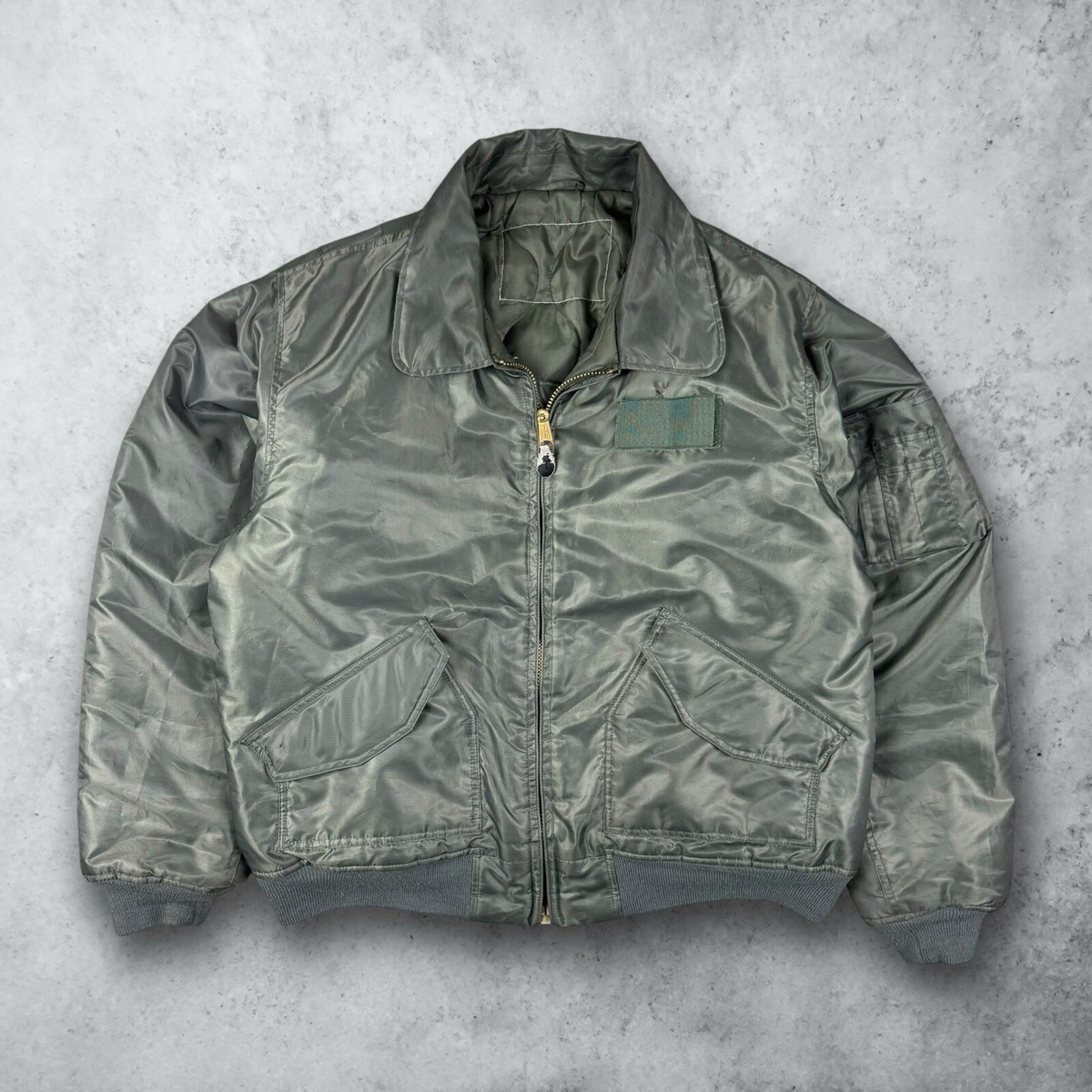 【VINTAGE】80〜90s made in USA MA-1 Vintage MA-1 Flight Bomber Jacket Quilted Military Size XL