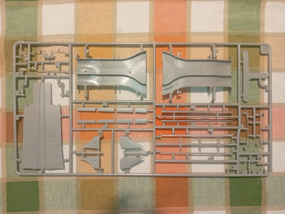 1/48 Revell Tornado Gr. 4 "Farewell" N. 3853 - 280 Parts - Immagine 4 di 4