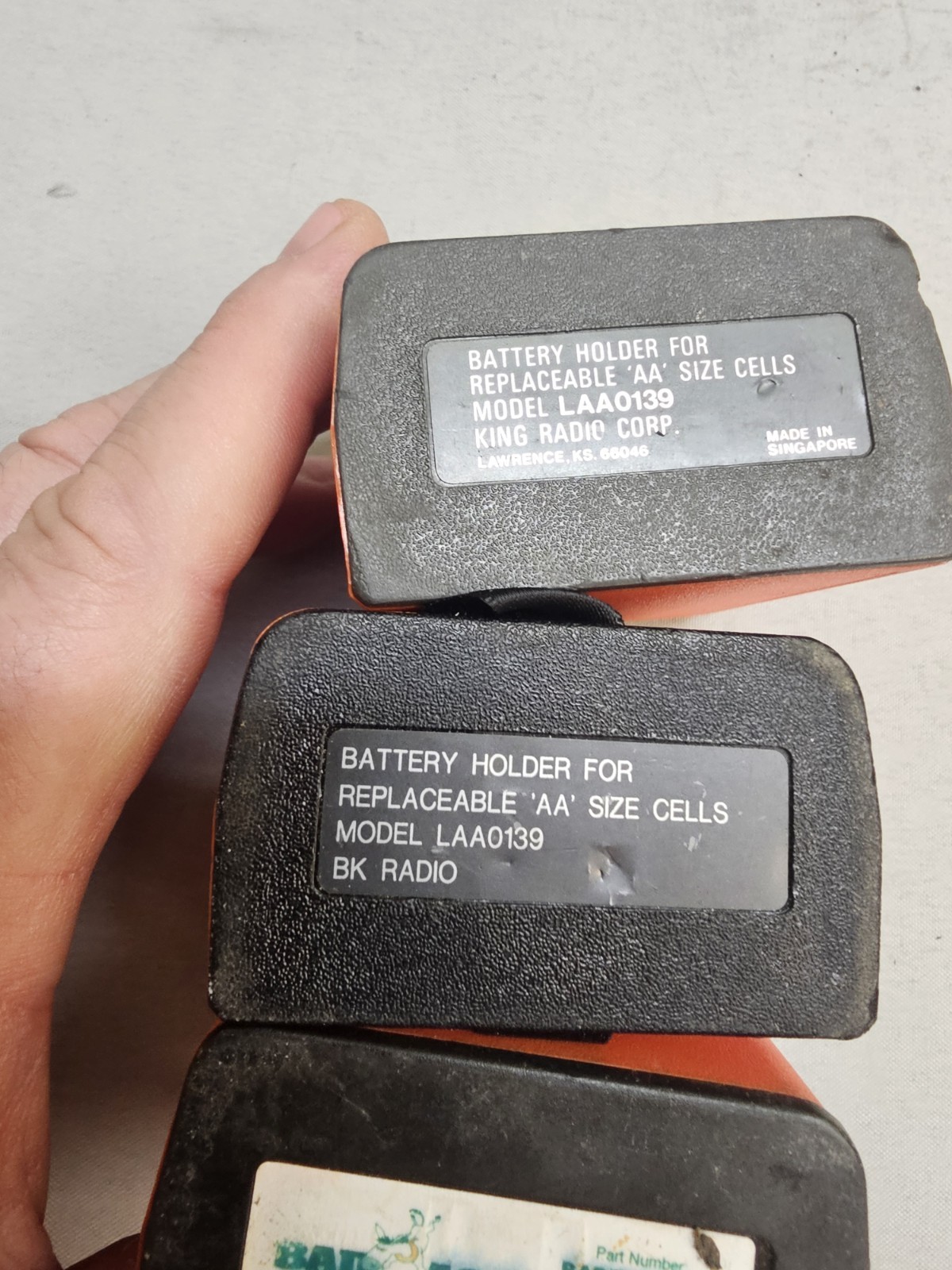 THREE GPH DPH AA BATTERY CLAMSHELL FOR BENDIX KING BK RADIO Two Way Radios