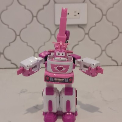 Super Wings Dizzy's Rescue Tow transforming toy set featuring a 7-inch robot 