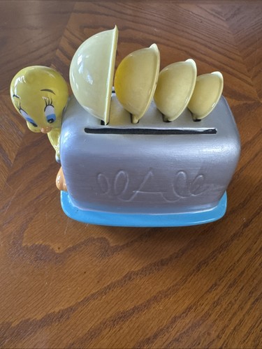 Warner Bros. Looney Tunes Tweety Bird toaster-shaped measuring spoon holder set
