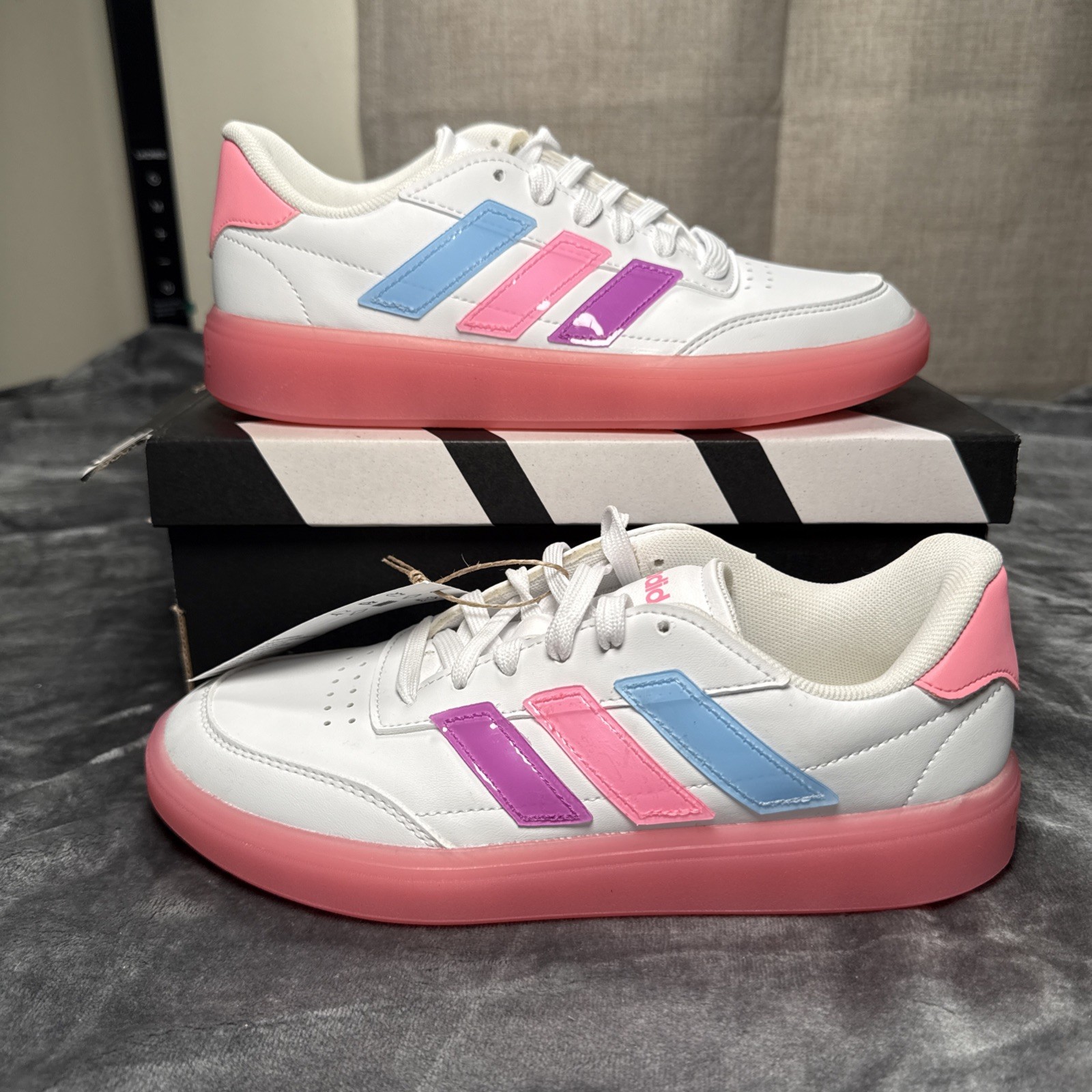 Jq7350 Size 5 Us Youth Sneakers New