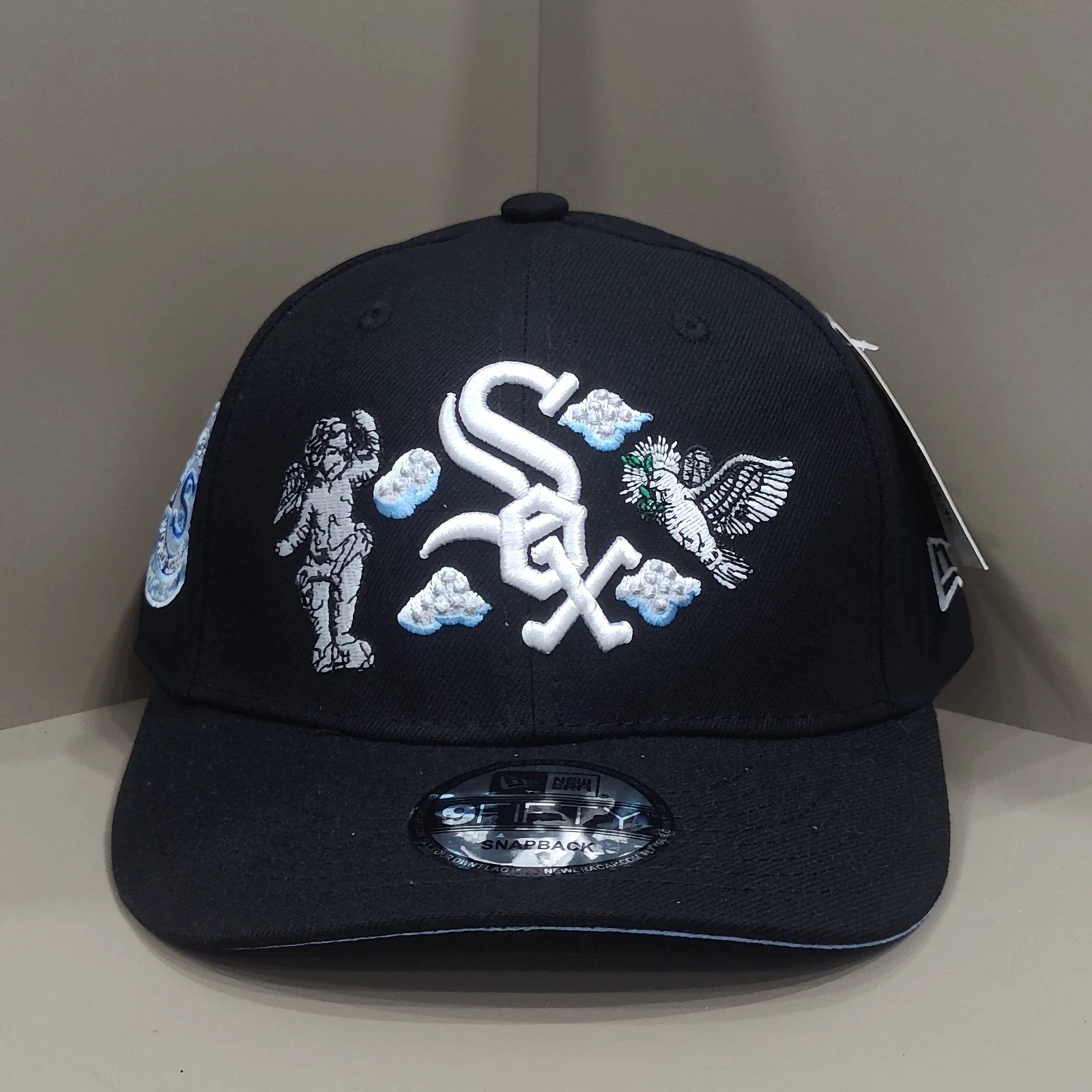 CHICAGO WHITE SOX Outdoor Casual Black Baseball Cap with Angel Embroidery
Opens in a new window or t
