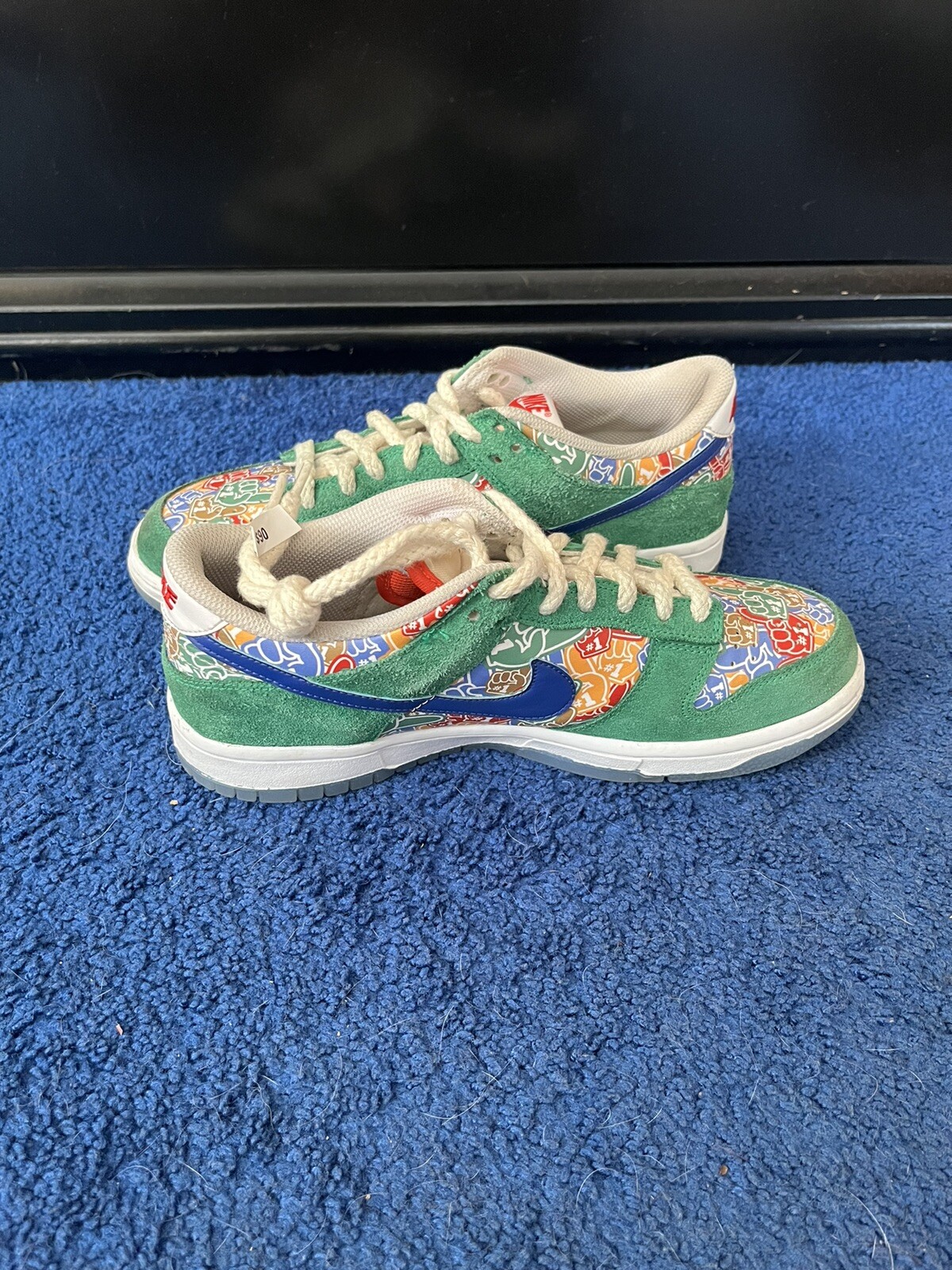 Nike Dunk Low "Foam Finger" GS SIZE 7Y/Women's Size 8.5 DZ5299300 eBay