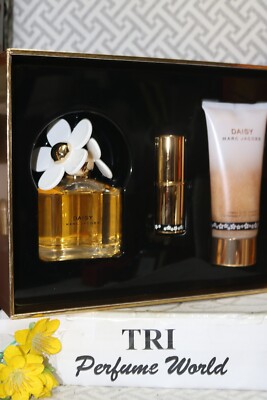 DAISY Marc Jacobs set EDT Spray 3.4 + Shower Scrub 5.1 + Gel Perfume Stick 11 g