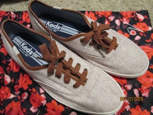 keds tan