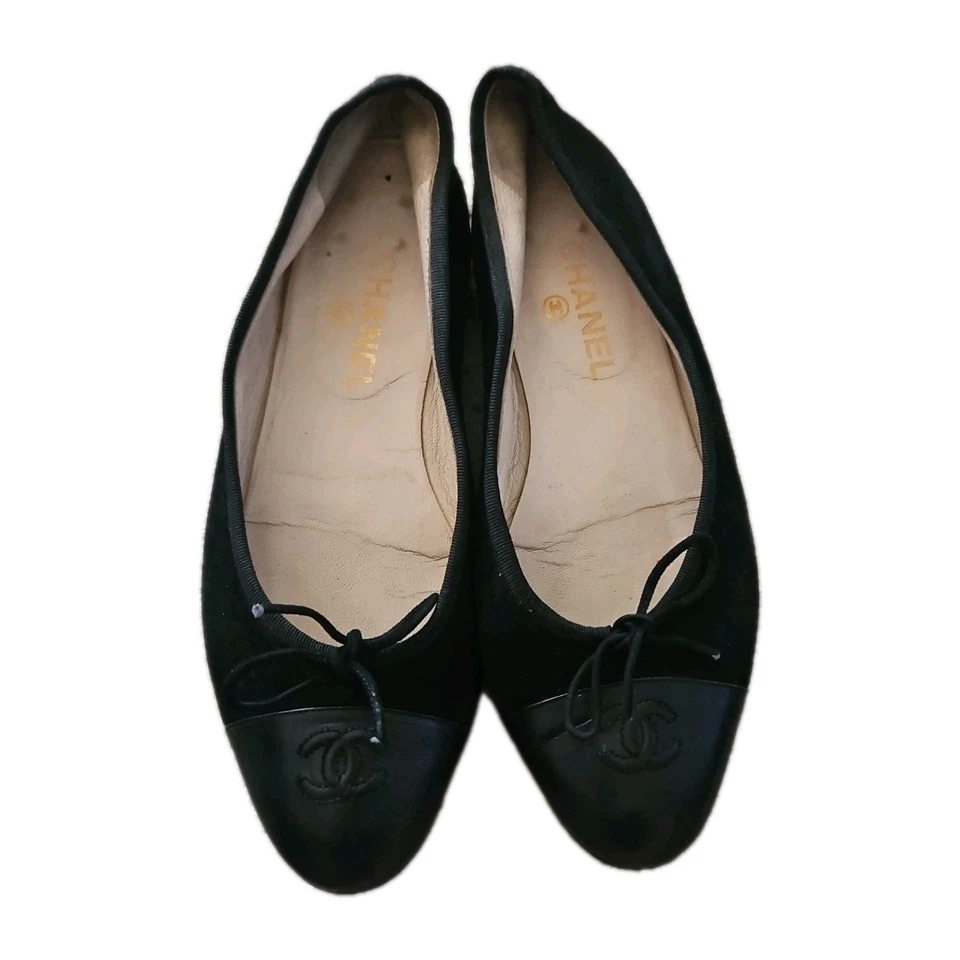 Chanel Negro Terciopelo y Piel de becerro Cuero Puntera CC Arco Ballet Planos Talla 40.5 Foto 3 de 4
