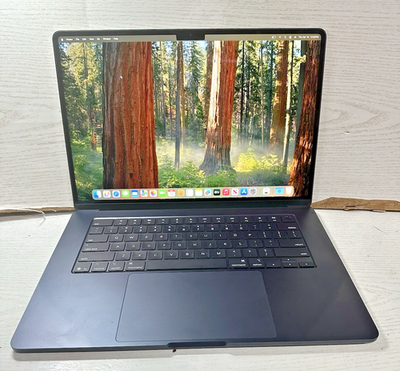 2025 Apple MacBook Air 15-inch M4 Chip 16GB RAM 256GB SSD Midnight
