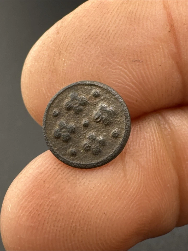 19th Century 1700s Cast Pewter Button 📦 - Image 2 of 4