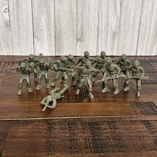 Vintage Lot of 12 - Large Army Green Plastic Soldiers 2.5  Inch Unbranded