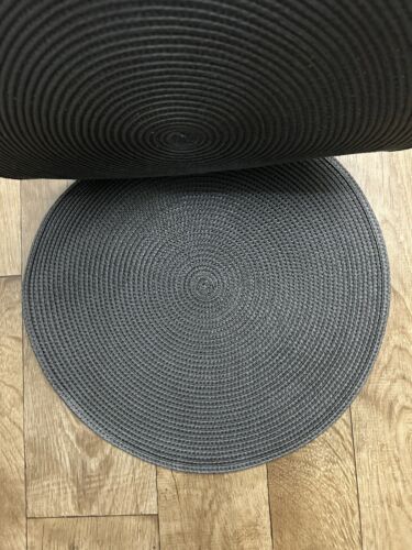 H&M Home Grey Round Straw Table Place Mats 2 Pack - Picture 5 of 6
