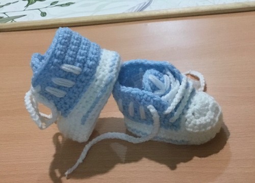 Scarpine neonato/sneakers cotone rosso/bianco - uncinetto - fatte a mano