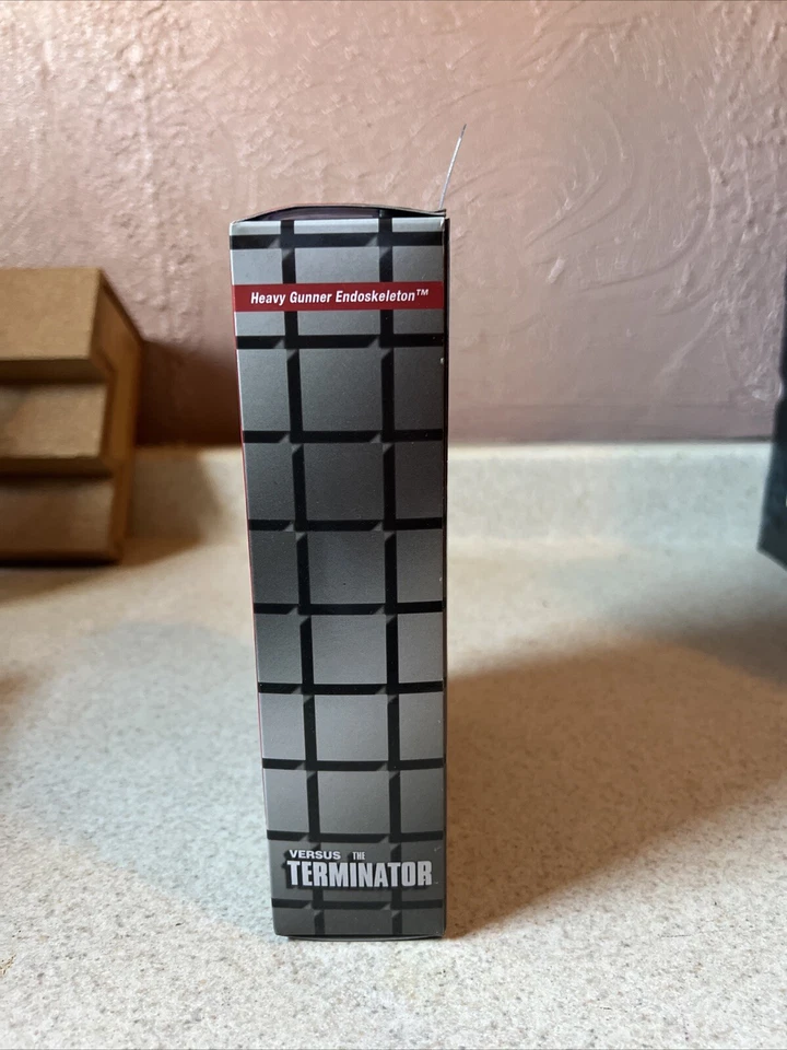 T-800 HEAVY GUNNER ENDOSKELETON NECA RoboCop Vs Terminator Game Figure 2014 BNIB - Image 2 of 4