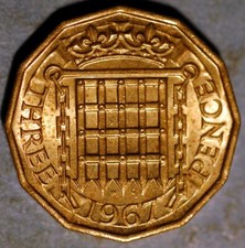 Great Britain 3 Pence 1967 Elizabeth II KM 900