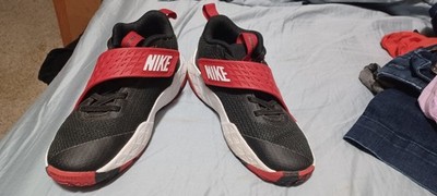 Nike Team Hustle D 12 HF6280-001 Kids 1.5Y Low Top Basketball Sneaker