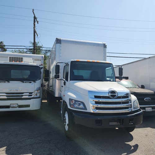 2019 HINO 26ft box truck 215k mi Warranty AirRide Liftgate Toyota Isuzu UdNissan