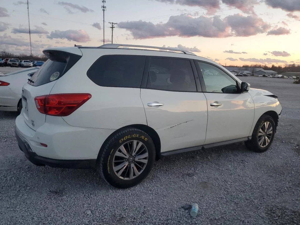 Espejo retrovisor interior delantero central usado se adapta a: Nissan Pathfinder 2017 automático Foto 4 de 4