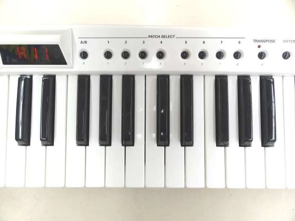 ROLAND AX-7 MIDI keyboard controller Free Shipping From Japan - Image 3 of 4