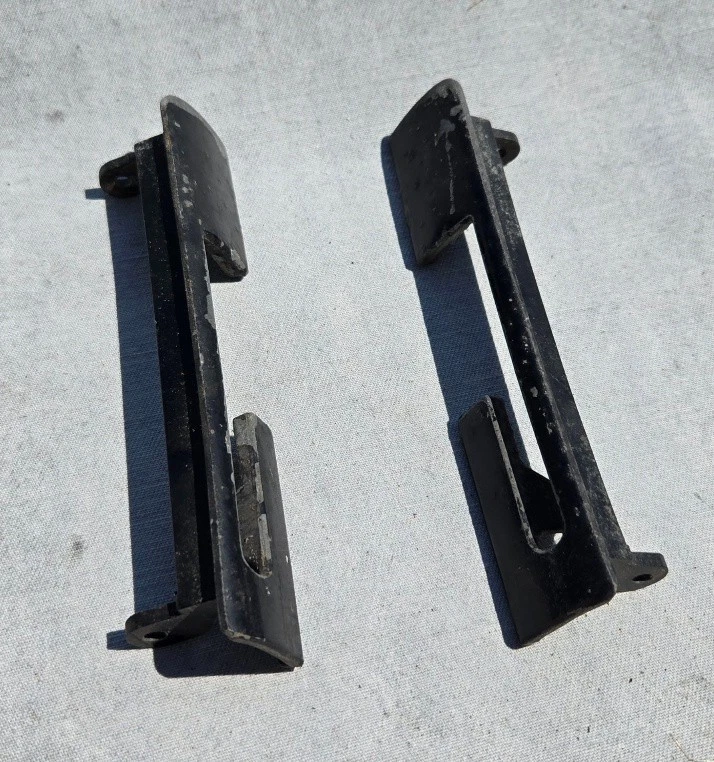 1970 - 76 PAIR OF PORSCHE 914 914-6 TARGA BAR ROLLBAR PAD LATCH COVERS - METAL — 第 2/4 张图片