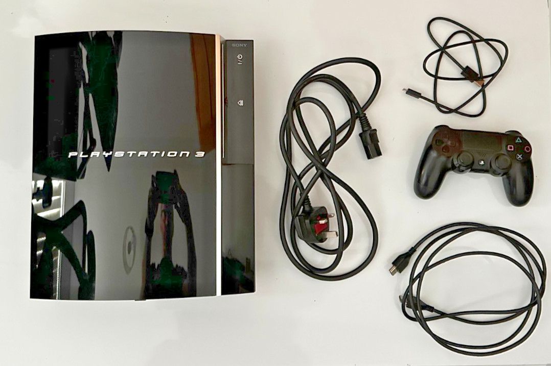 Sony PlayStation 3 80GB + All leads + Controller + Games
