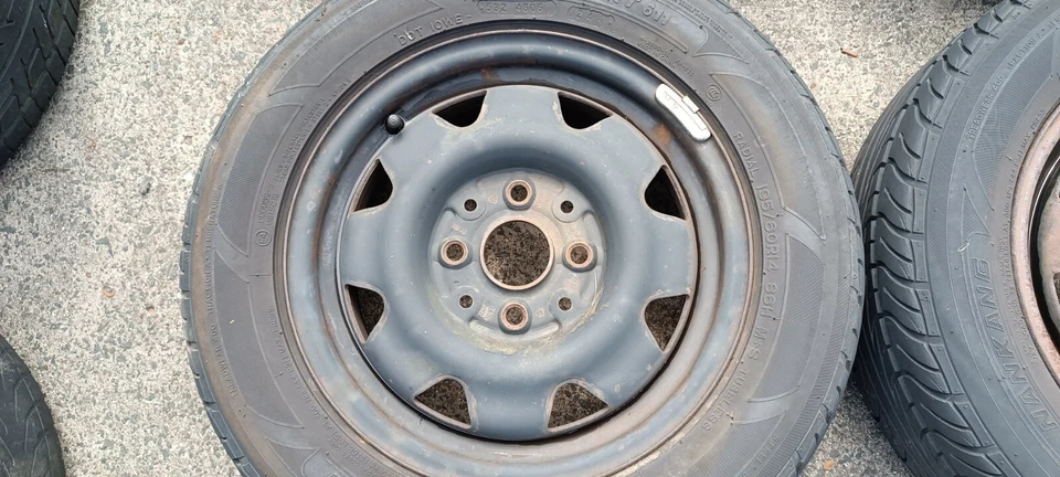 Audi 80 195/60 R14 5,5x14 ET45 Winterreifen 431601025L/R Räder - Bild 2 von 4