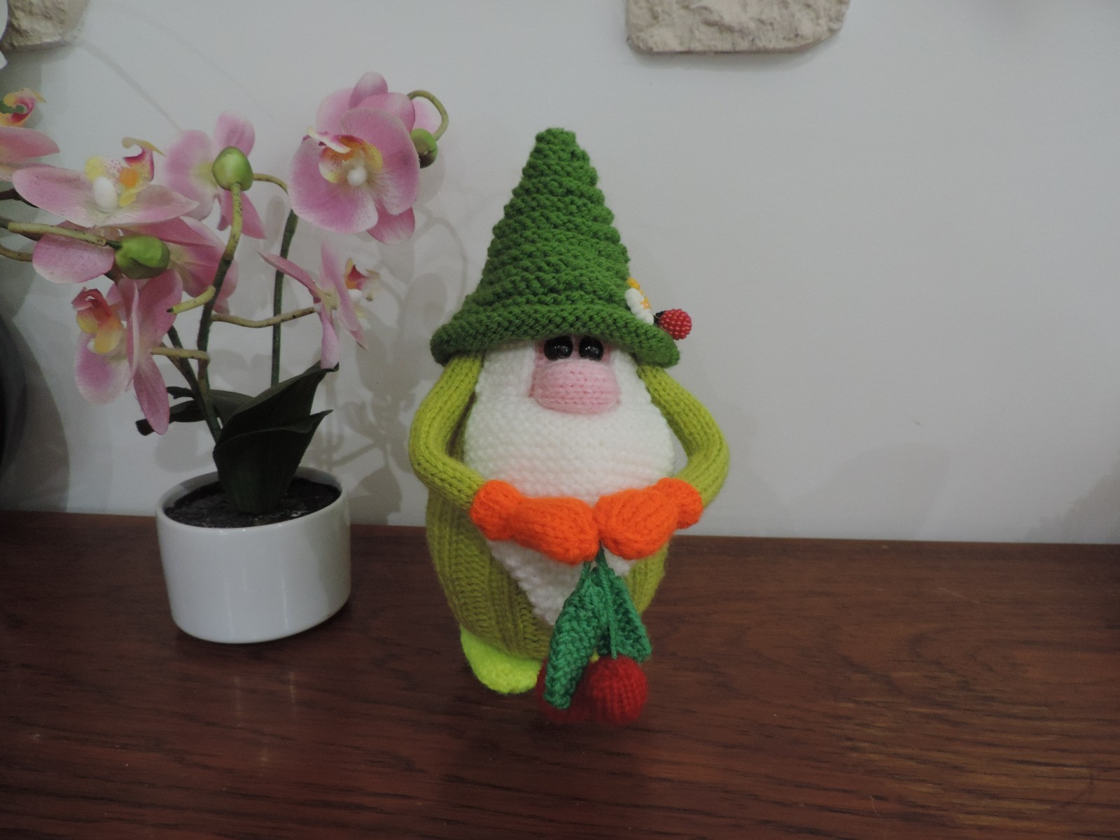 Doudou Animaux tricotés gnome d'été en laine, le cadeau de naissance artisanal idéal