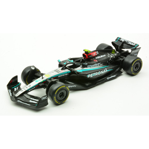Burago Audi A6 C8 Avant Modellauto – Weiß, Maßstab 1:43, Mit Drehbaren Rädern, Ca. 11,5 Cm Lang