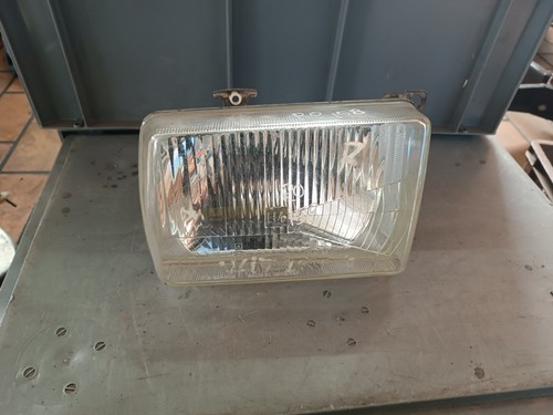 Scheinwerfer rechts VW Passat 32B Frontscheinwerfer Hella 301-124502 H4