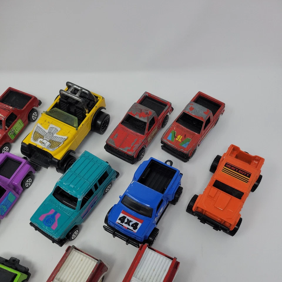 Lote de 20 autos y camionetas Tootsietoy Jeep, 4x4, vagón, remolque Foto 4 de 4