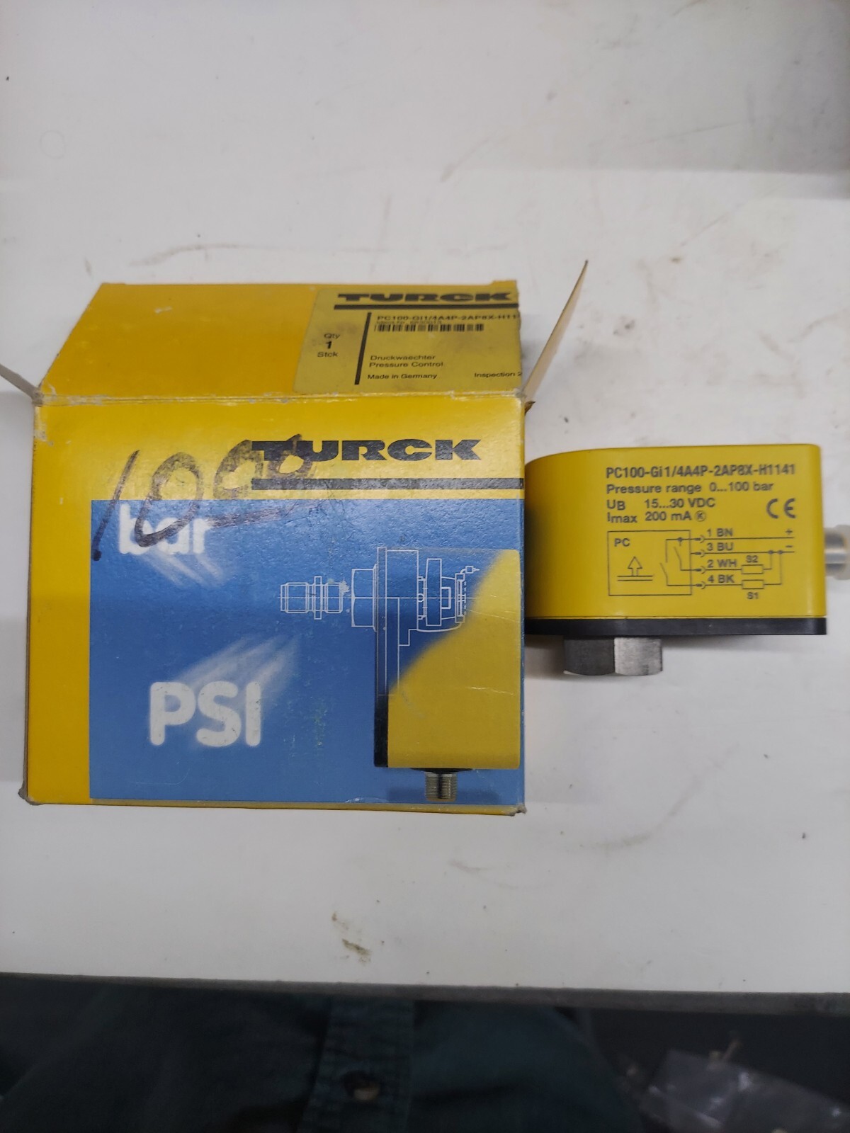 Turck PC100-Gi1/4A4P-2AP8X-H1141 Pressure Transmitter, 0-100bar, 15-30VDC, 200mA