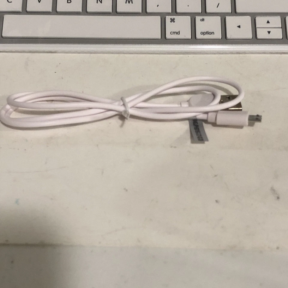 Jelly Comb Wireless Bluetooth Keyboard White And Silver  Slim Design  NIB - Image 3 of 4