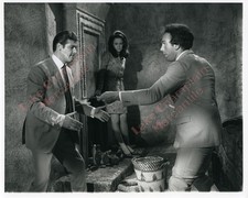 THE SAINT Press Photo #20 8X10 Roger Moore 007 octopussy Spy Who Loved Me