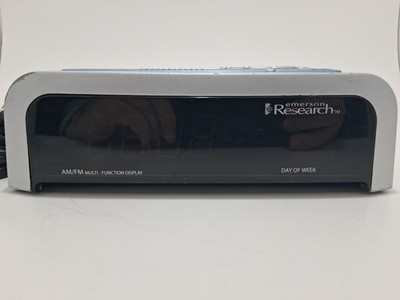 EMERSON RESEARCH DUAL ALARM CLOCK RADIO CKS1855 Digital Display Battery Back Up 