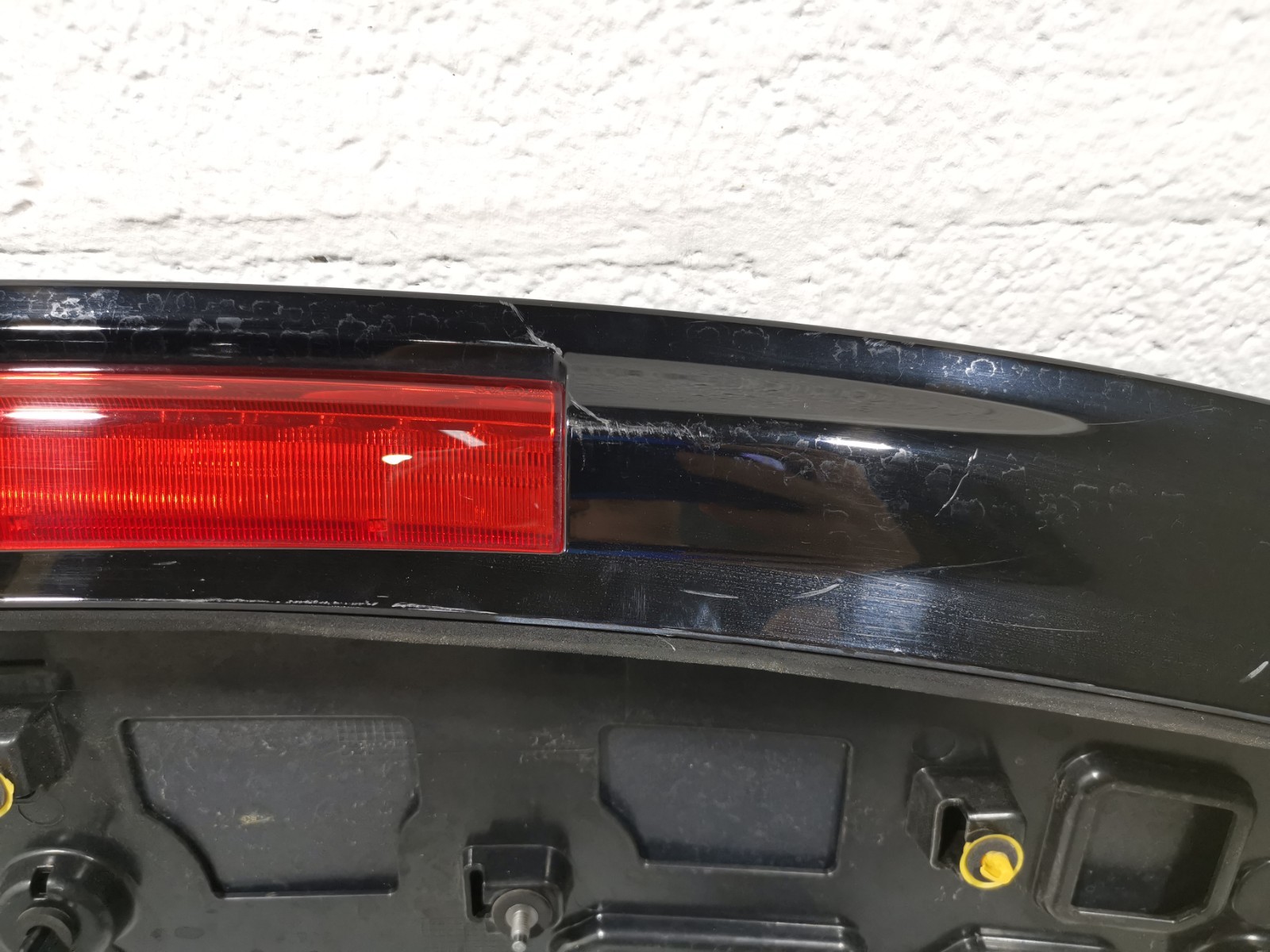 Maserati Levante 2017 AWD 3.0 L Rear Upper Tailgate Silver Spoiler 673005969 OEM