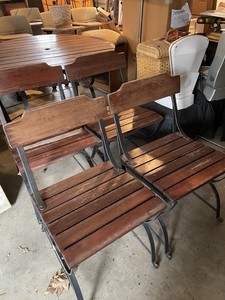 Vtg Redwood 47” Round Porch Table & 4 Chairs