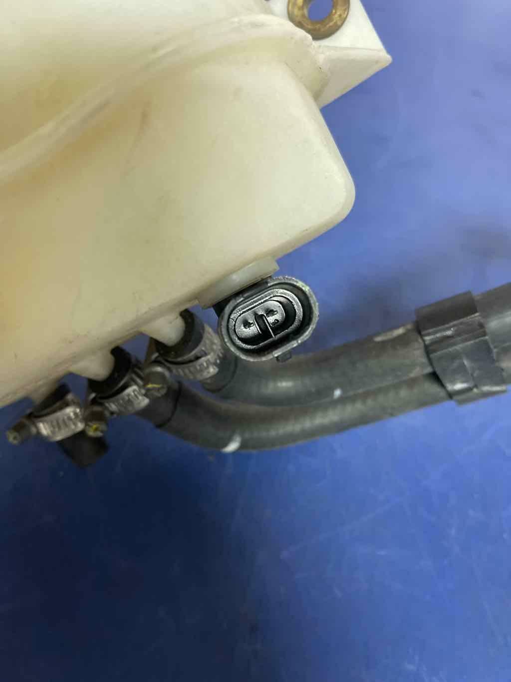 Power Steering Reservoir MASERATI 07 - OEM