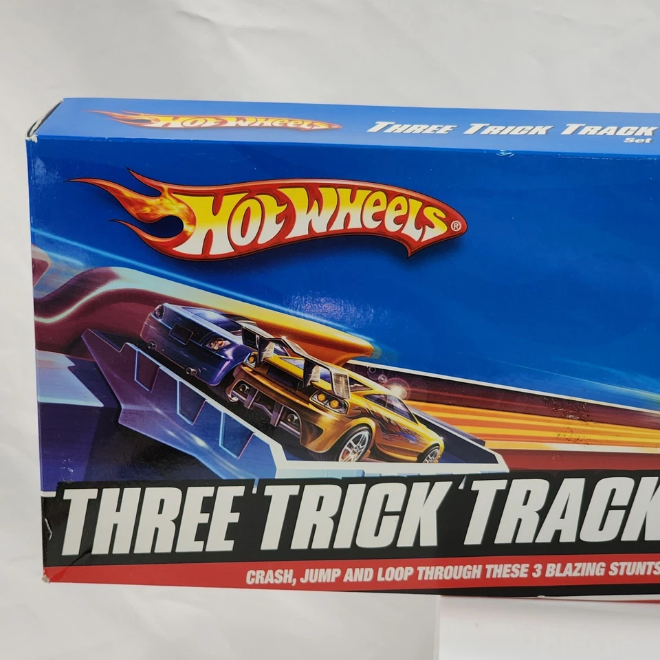 2006 Hot Wheels 3 Stunts Three Trick Track Set with Swoopy Do Car Rare Sealed - Image 2 of 4