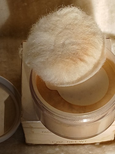 NIB Mary Kay Shimmering Gold Face and Body Powder - Picture 6 of 8